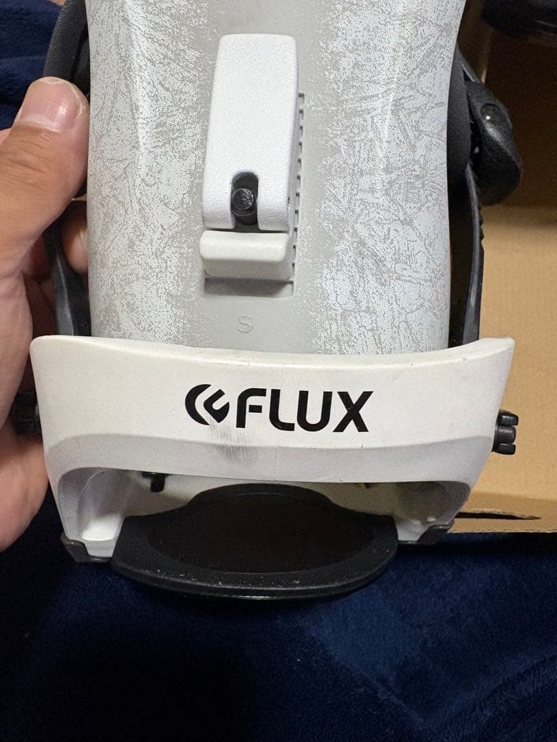 FLUX F23CVSW スノーボードビンディング S ホワイト