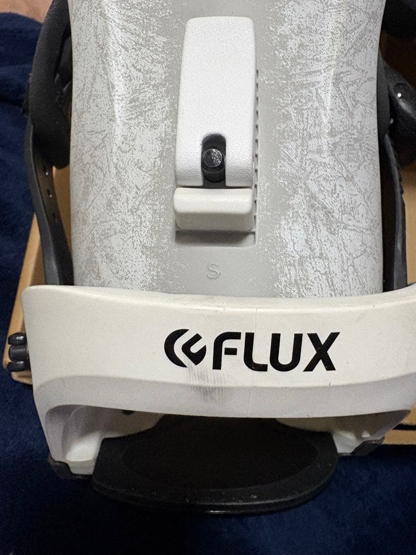 FLUX F23CVSW スノーボードビンディング S ホワイト