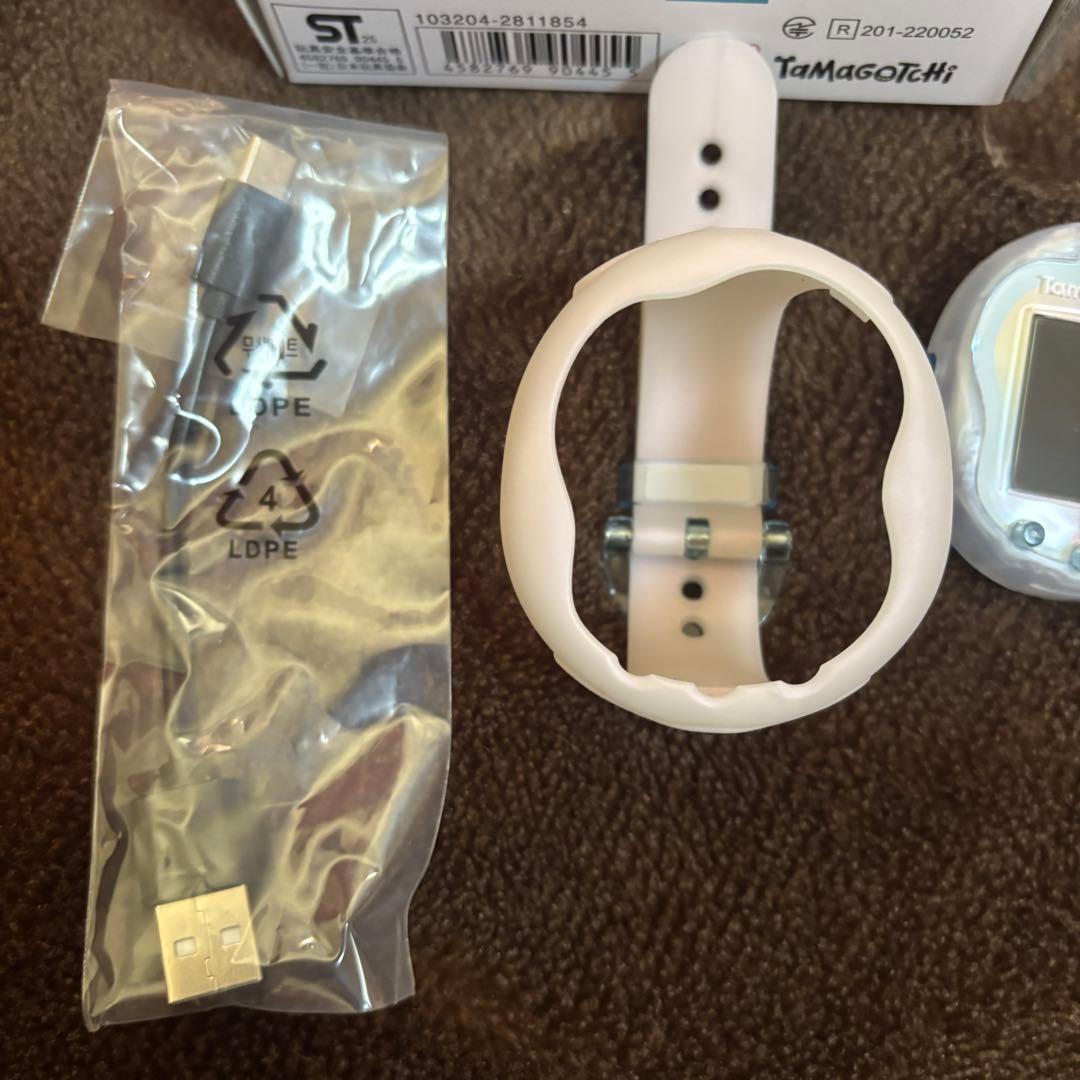 り*️様 Tamagotchi Uni Prism White たまごっちユニ