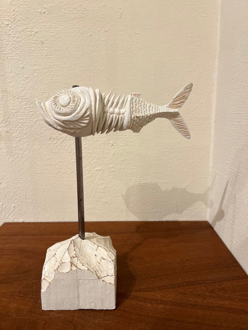 木製 白い魚の彫刻 約20cm
