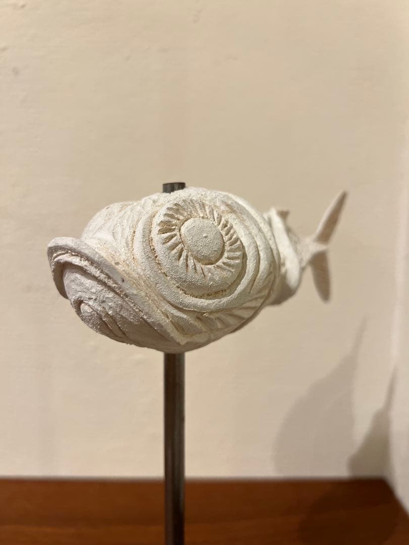 木製 白い魚の彫刻 約20cm