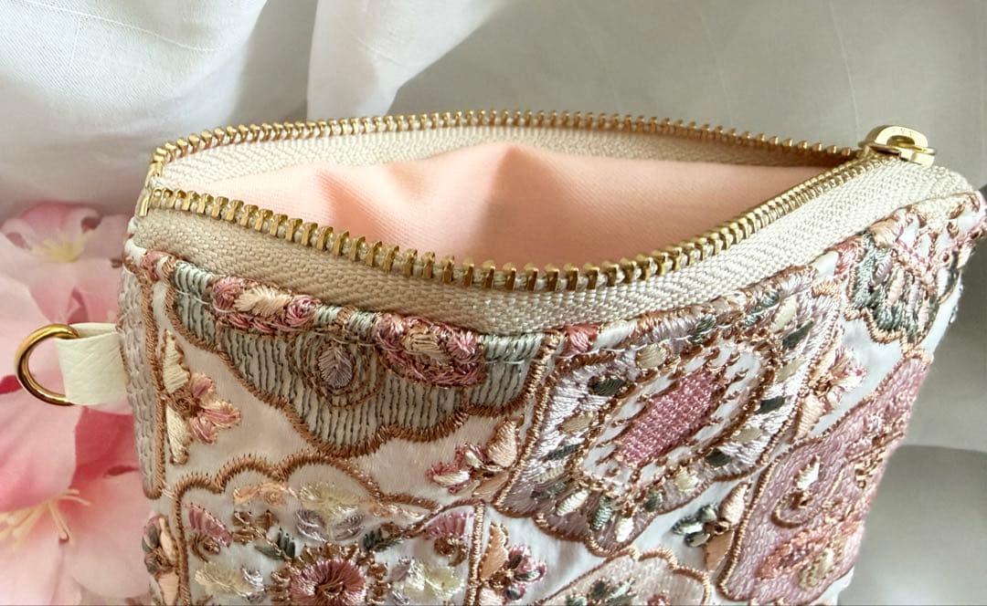 ポーチ　インド刺繍生地　インド刺繍ポーチ　No.72