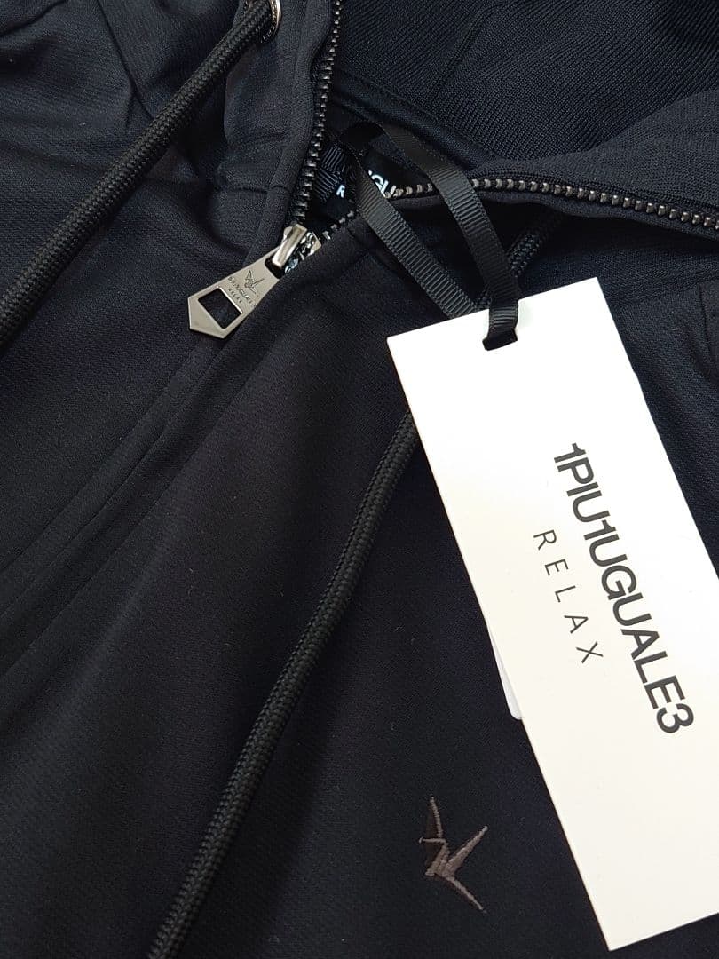 新品Lサイズ セットアップ ラインロゴ ウノピゥウノウグァーレトレ リラックス