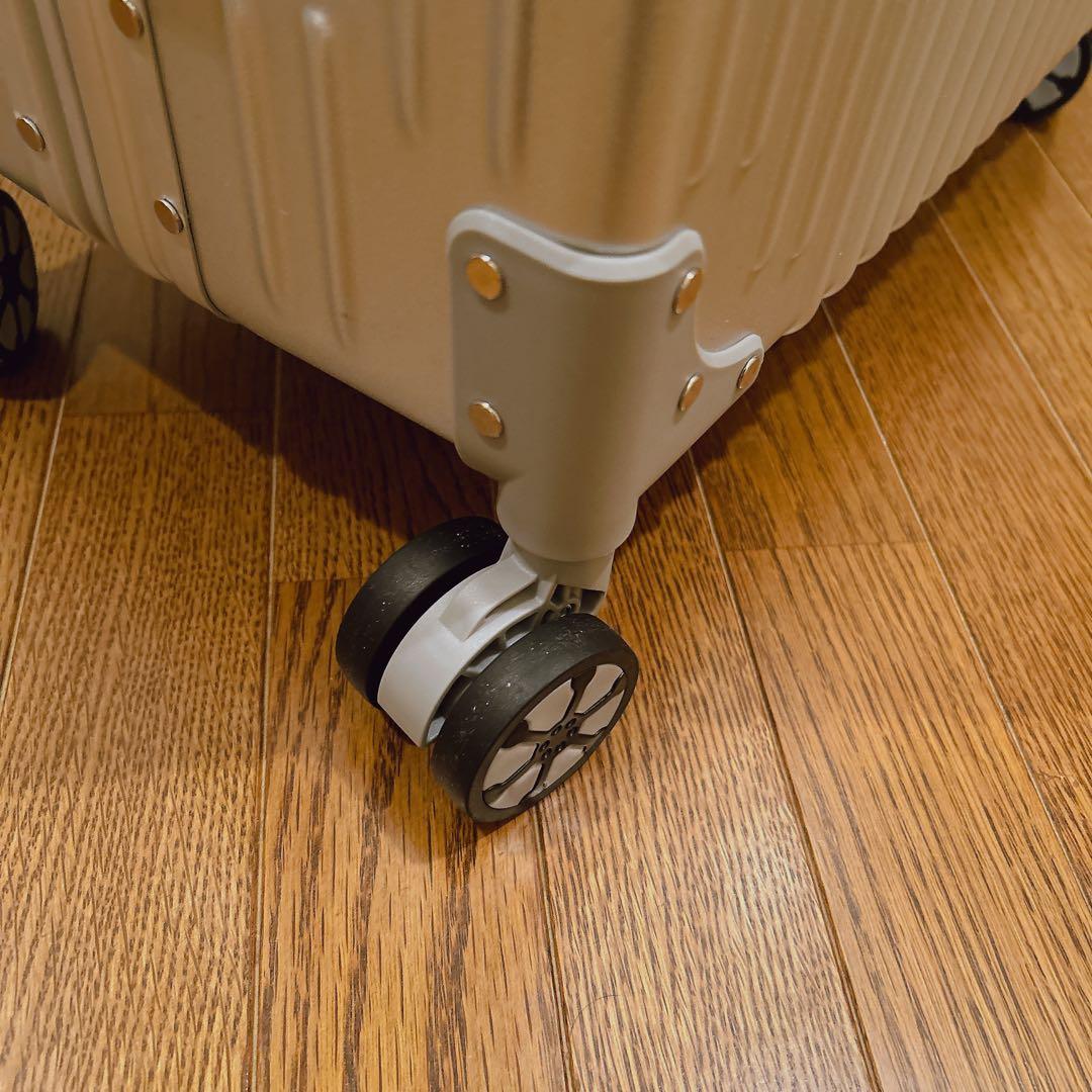 スーツケース アルミフレーム ダブルキャスター M 60L 4〜6泊 シルバー