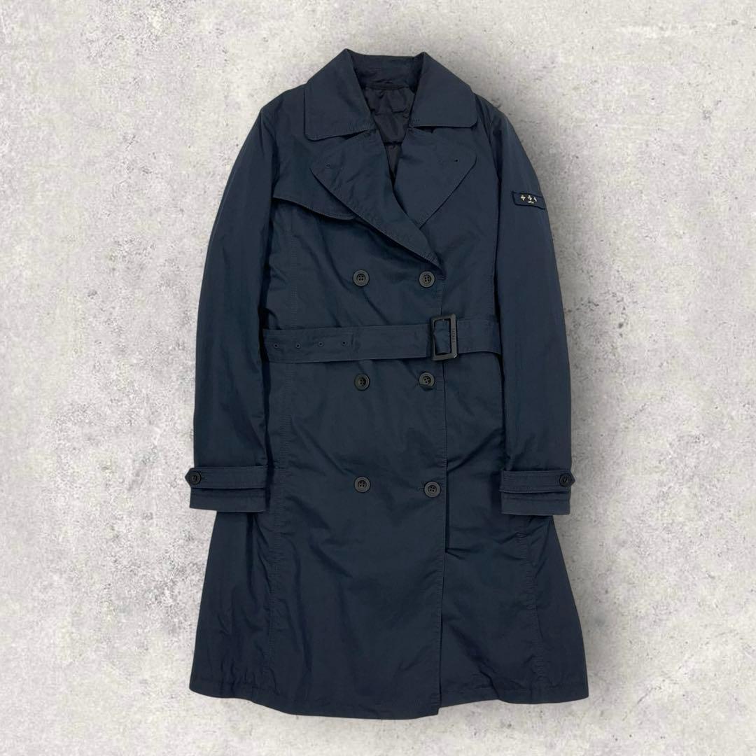 11642【美品】TATRAS ダウンライナー付きトレンチコート　ロゴワッペン
