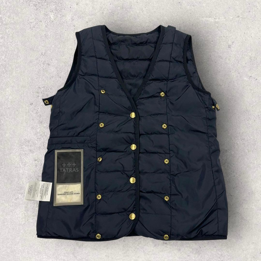 11642【美品】TATRAS ダウンライナー付きトレンチコート　ロゴワッペン