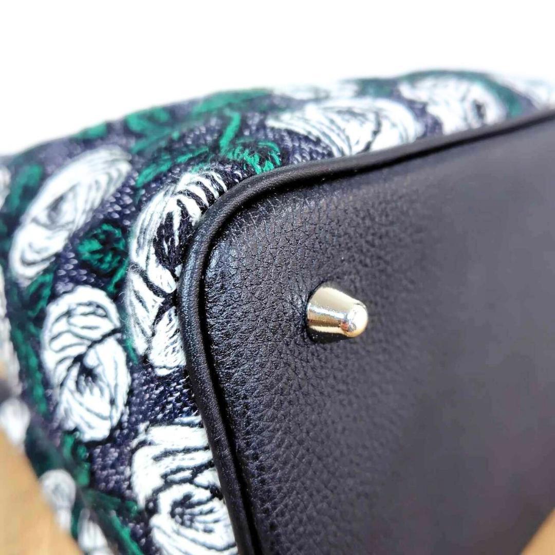 ミナペルホネン/2025rosyロージィーネイビ/牛革ブラックロックトート鍵