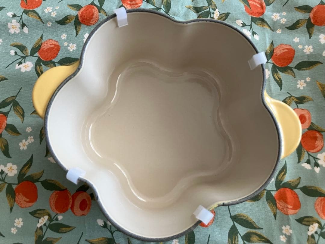 ル・クルーゼ　ココットフルール　ハニー　20cm