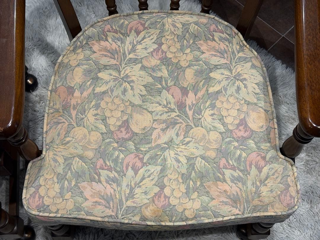 ②karimoku カリモク　アームチェア　ダイニングチェア　キャスター付　nZ