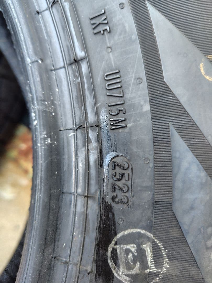 ピレリ シンメトリコ 195/65R15 2023年製