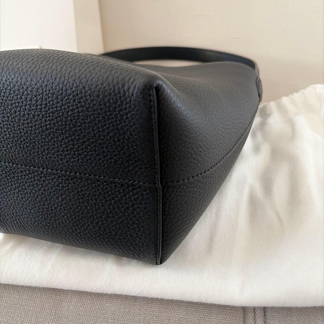 THE ROW ザロウ パークトート スモール 新刻印 型押しロゴ ブラック