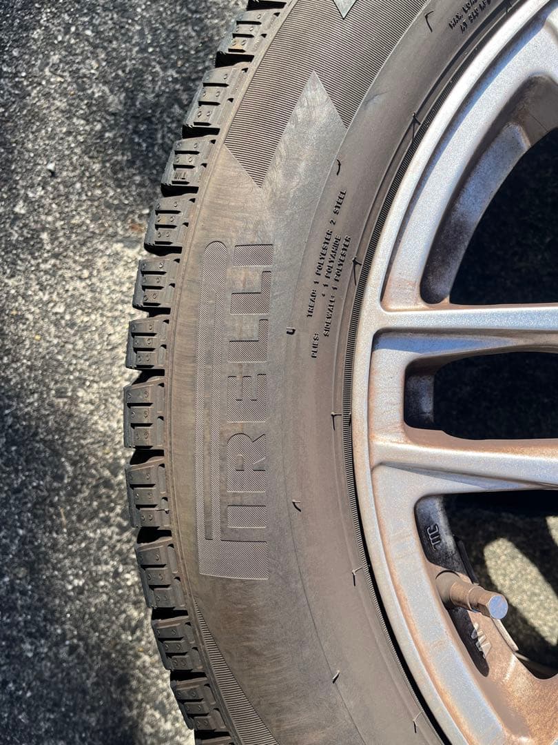 【ホイール付4本】 JEEP レネゲート スタッドレスタイヤ ピレリ