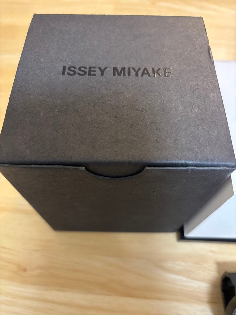 ISSEY MIYAKE イッセイミヤケ VUE 腕時計 黒文字盤