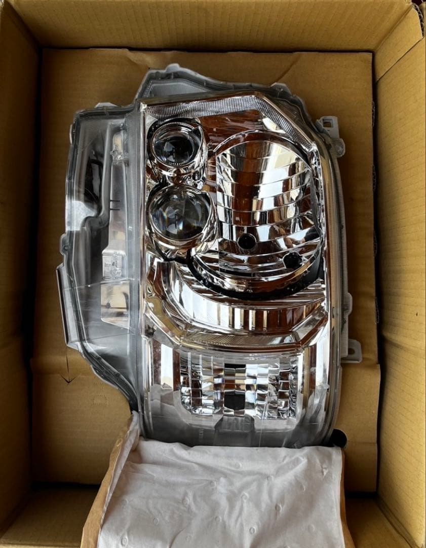 【S・Y】200系 ハイエース 右 ヘッドライト