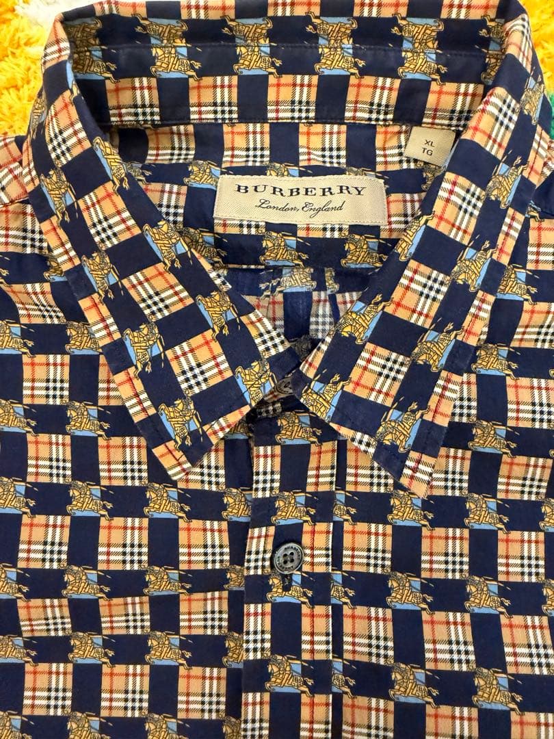 り*も様 BURBERRY チェック柄　総柄シャツ