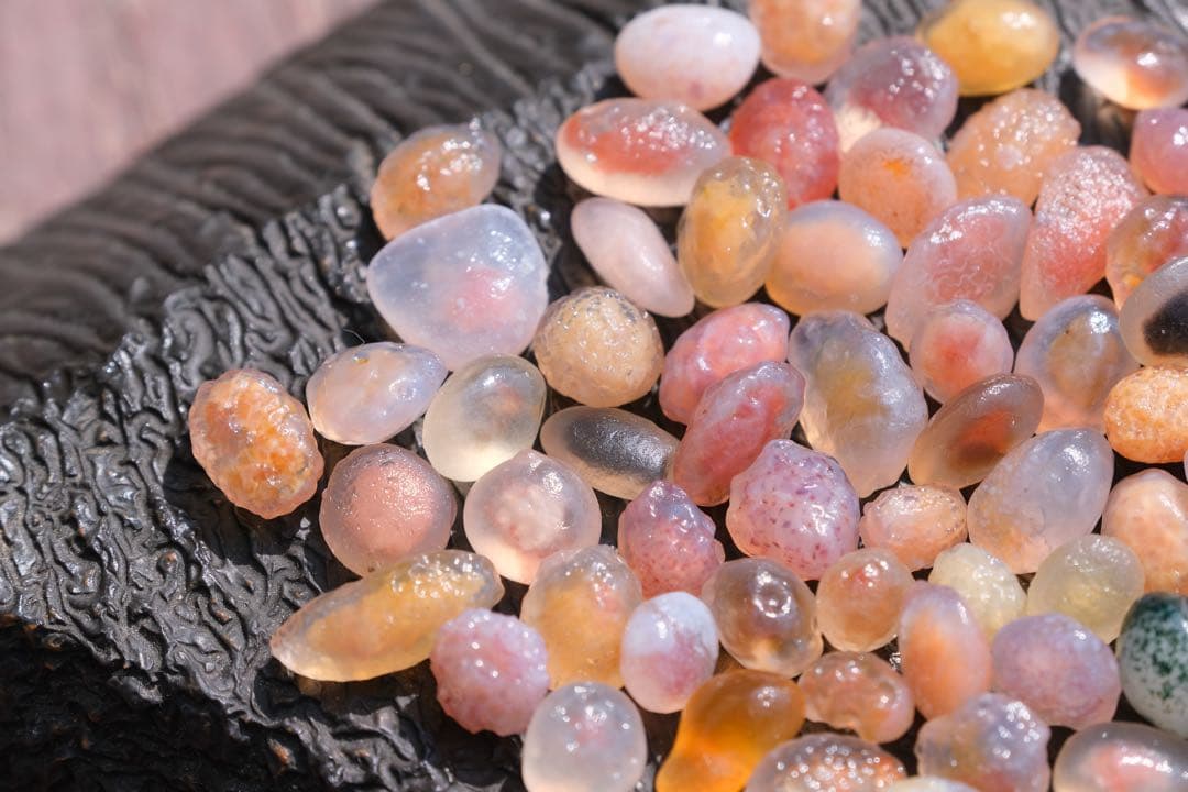 ゴビ石−1400 ゴビ瑪瑙　原石　極小粒　カラーフル