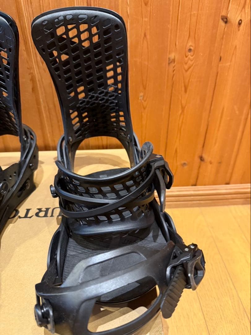 Burton GENESIS MNS ビンディング Mサイズ ブラック