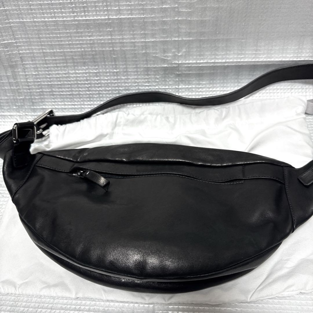 JIMMY CHOO ジミーチュウ スタースタッズ レザー ボディバッグ