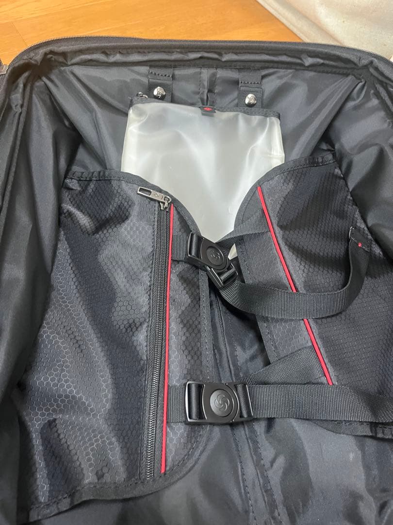 サムソナイト　スーツ収納　拡張機能　機内可40.5L スピナー　新品未使用