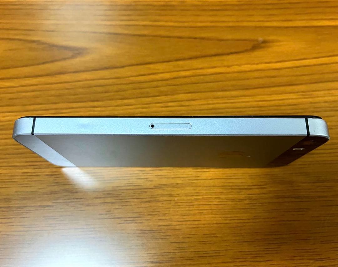 iPhone SE 第１世代 64GB スペースグレー