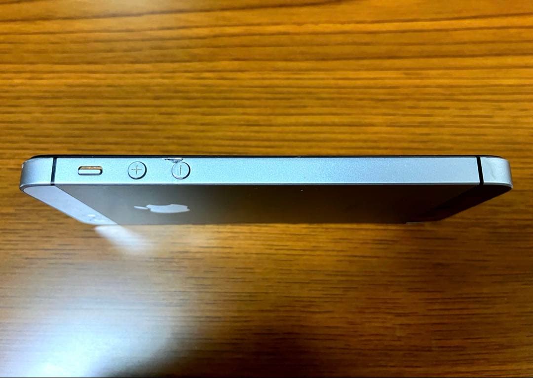 iPhone SE 第１世代 64GB スペースグレー