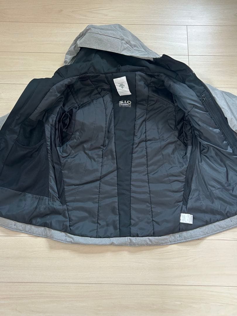 スキーウェア　ジャケット　DESCENTEレディース　Oサイズ