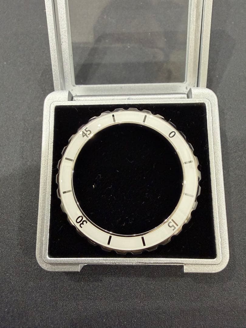 H2009 CHANEL純正ベゼル　　ホワイト