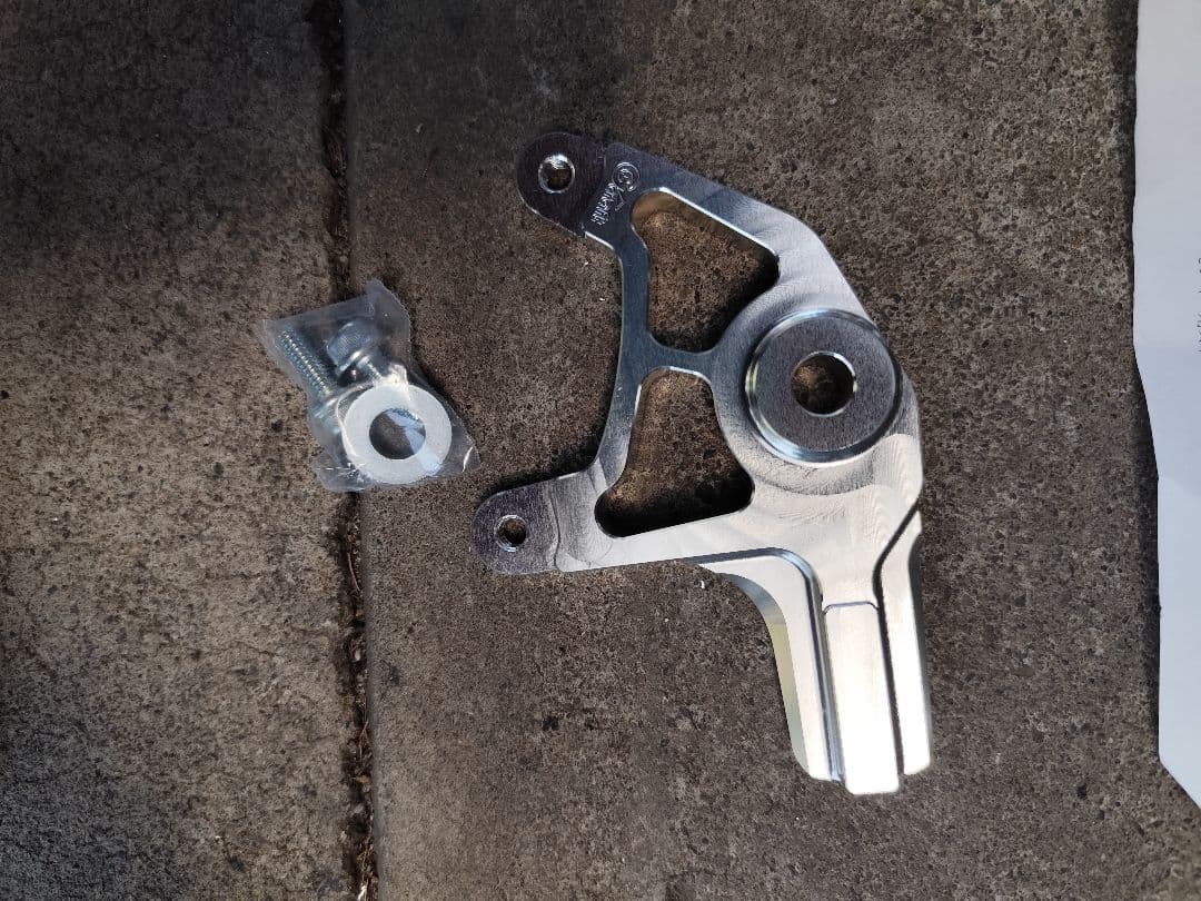 gクラフト カニブレンボ　キャリパサポート　未使用品