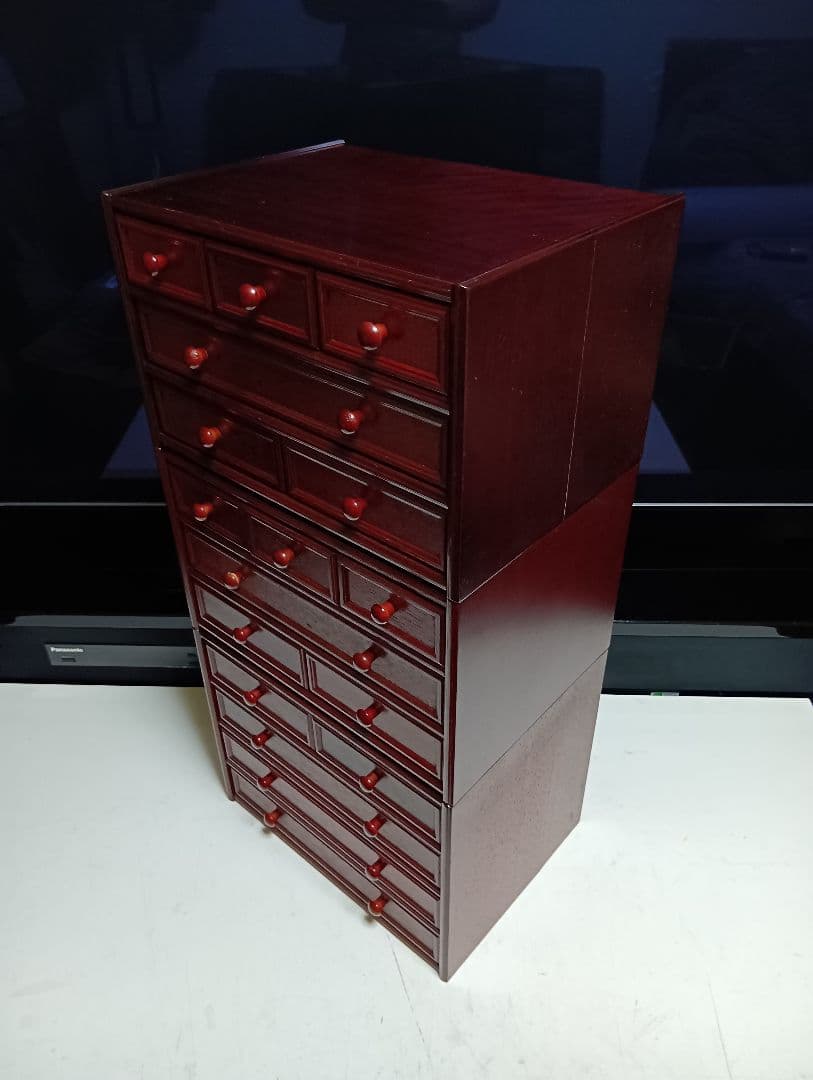 希少　1970's　ローズウッド　仕上げ　３分割式　小引き出し　１７杯　美品
