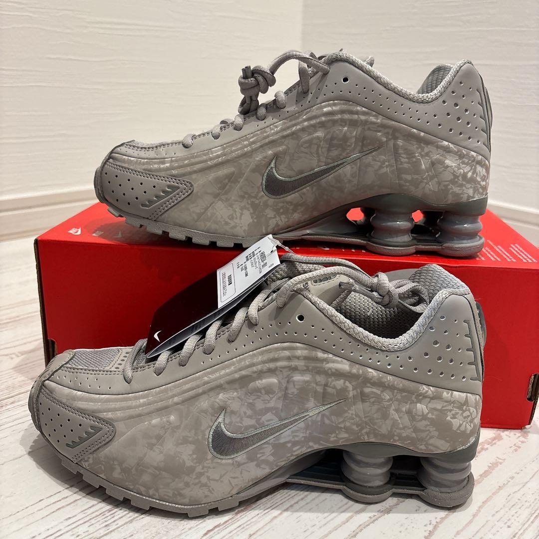 【希少】NIKE SHOX R4 新品 23.5cm