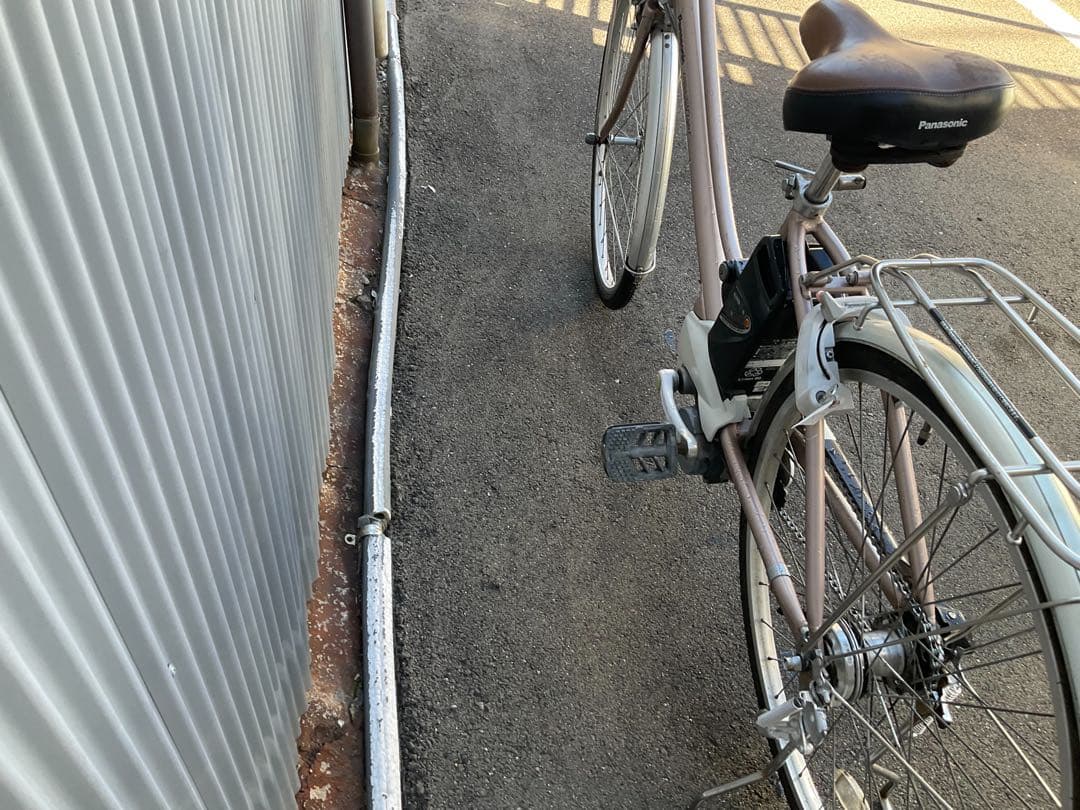 パナソニック新機種電動アシスト自転車vivi26インチシルバー系アルミボディー