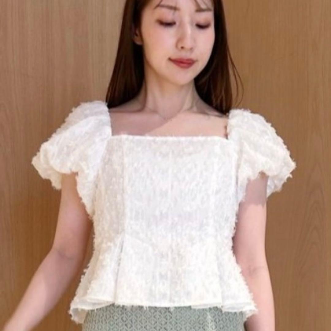 オフショルショートブラウス