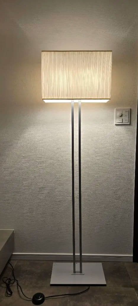 ヤマギワ　YAMAGIWA BAUMN フロアライト