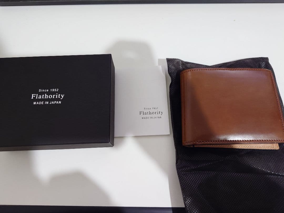 Flathority 二つ折り財布 シェルコードバン　バーボン