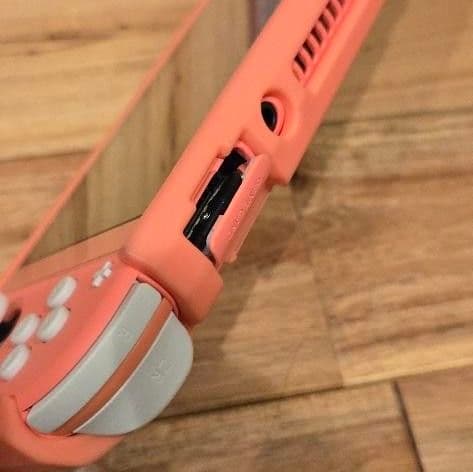 Nintendo Switch Lite どうぶつの森デザイン