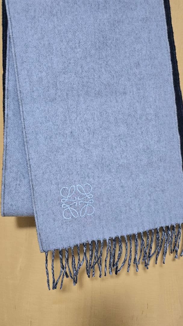 LOEWE リバーシブルマフラー ダークブルー/ライトグレー