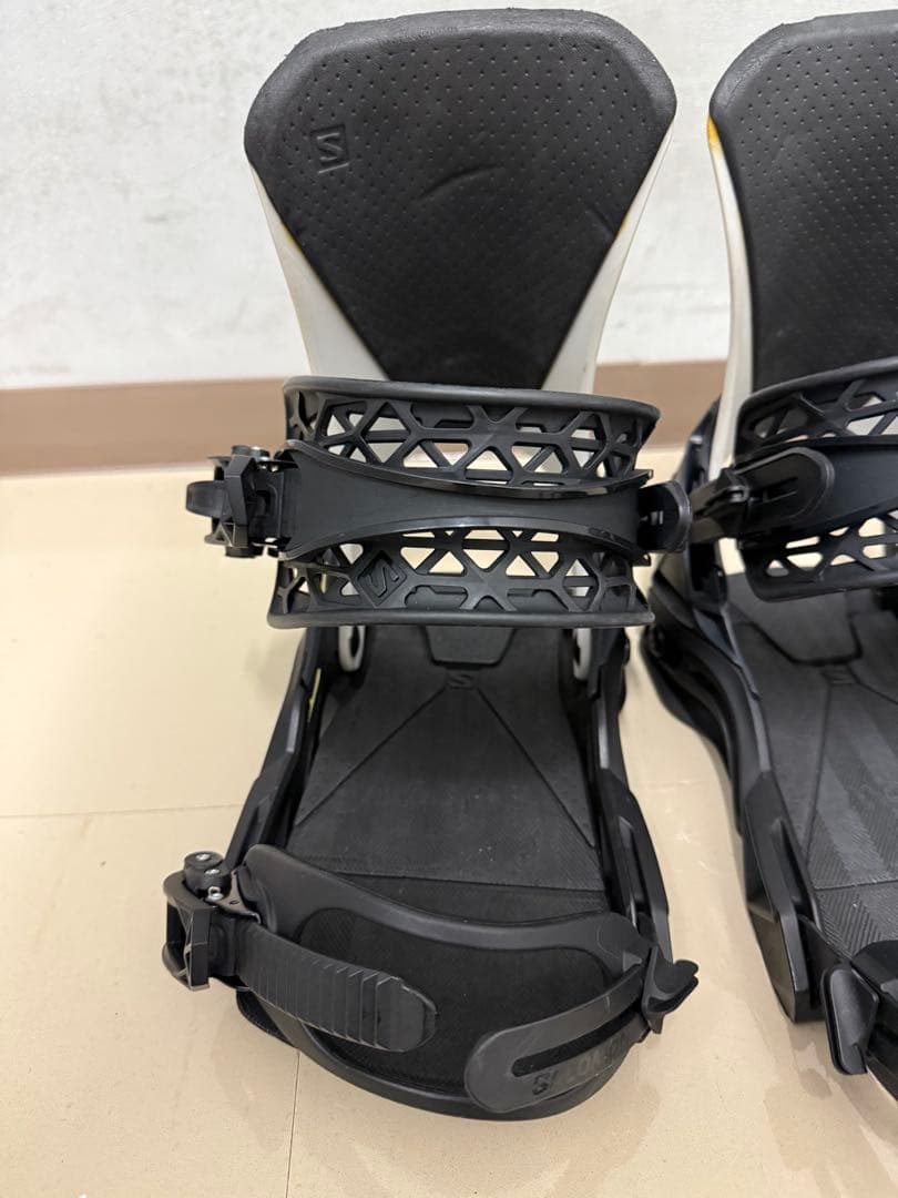 SALOMON district und 23-24モデル　サイズM 補修有