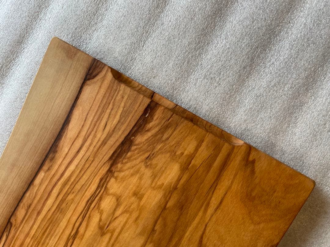 オリーブのカッティングボード