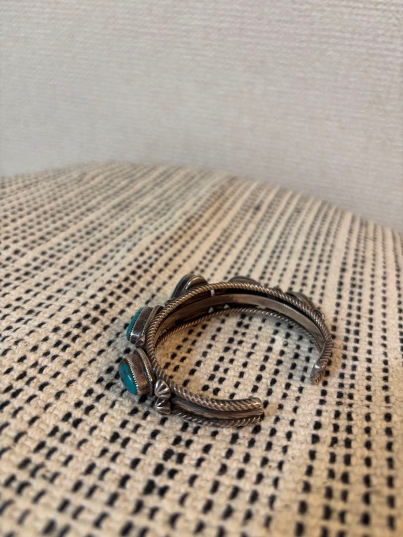 ナバホ　バングル　ターコイズ　wallace yazzie jr.