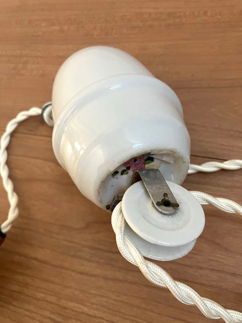 【Antique】白磁製昇降機付きガラスシェードペンダントライト