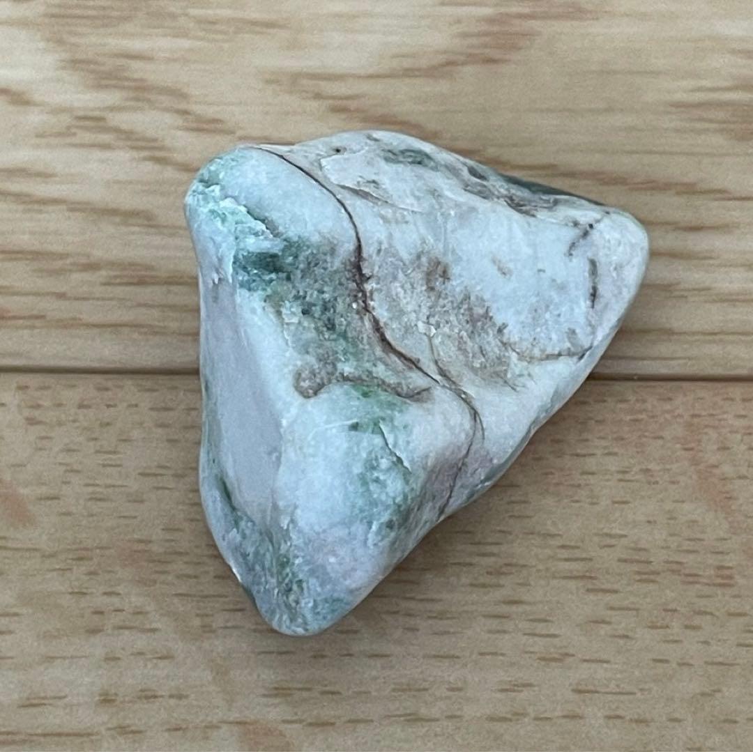 糸魚川　翡翠原石　緑