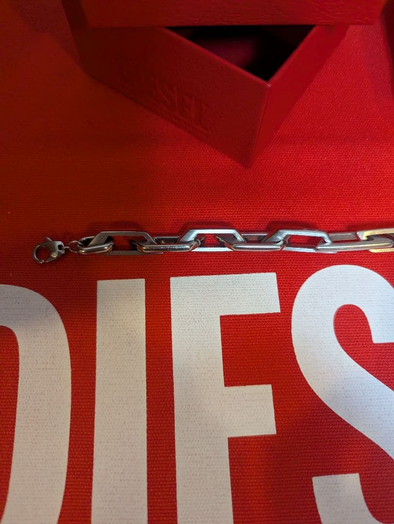 DIESEL 未使用美品グレン期現行モデル Dロゴブレスレット
