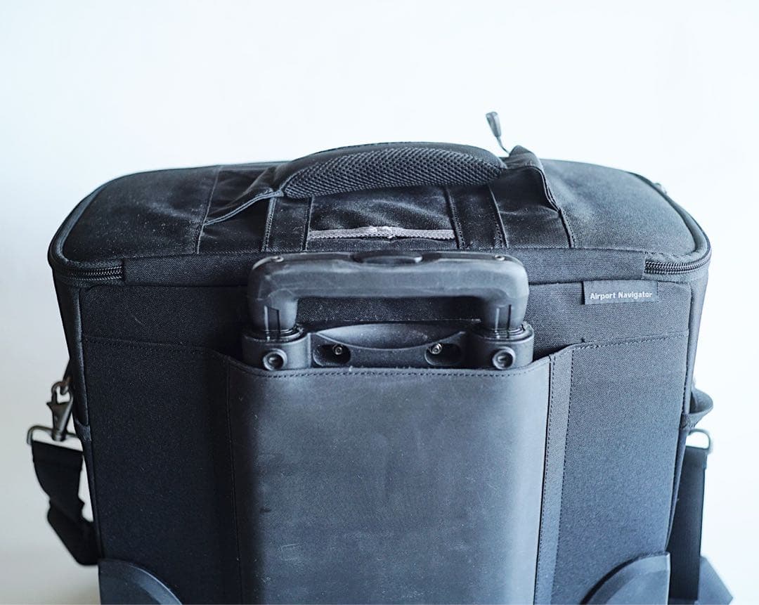 シンクタンクフォト キャリーバッグ / 21.7L / ブラック/ PC収納可