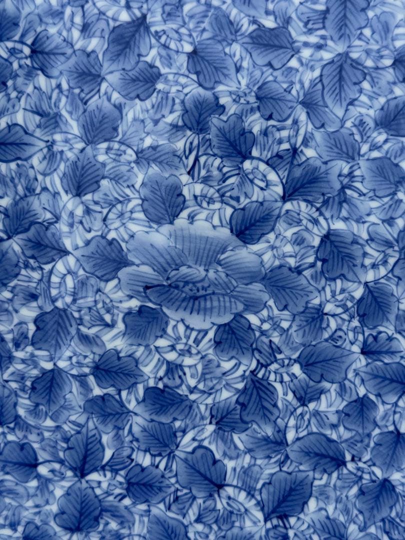 三川内焼 平戸祐祥作 牡丹唐草文八角皿