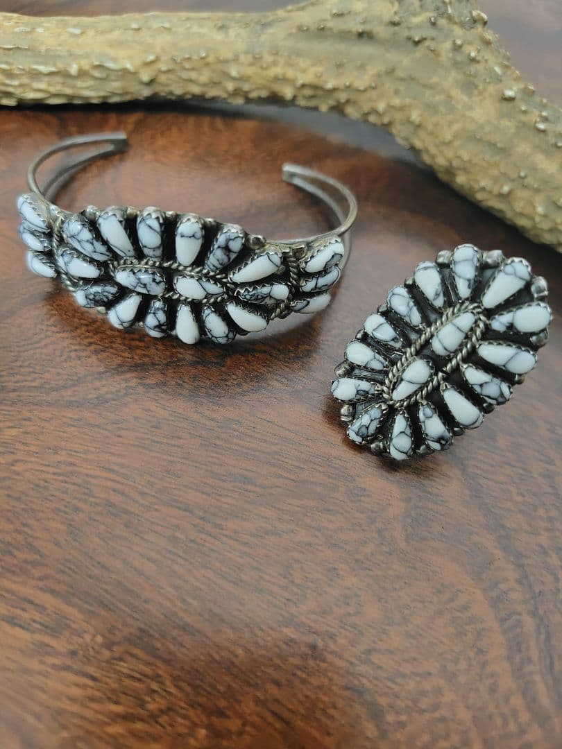 naomiHarpoズニ族バングルとリング2点希少ホワイトターコイズ