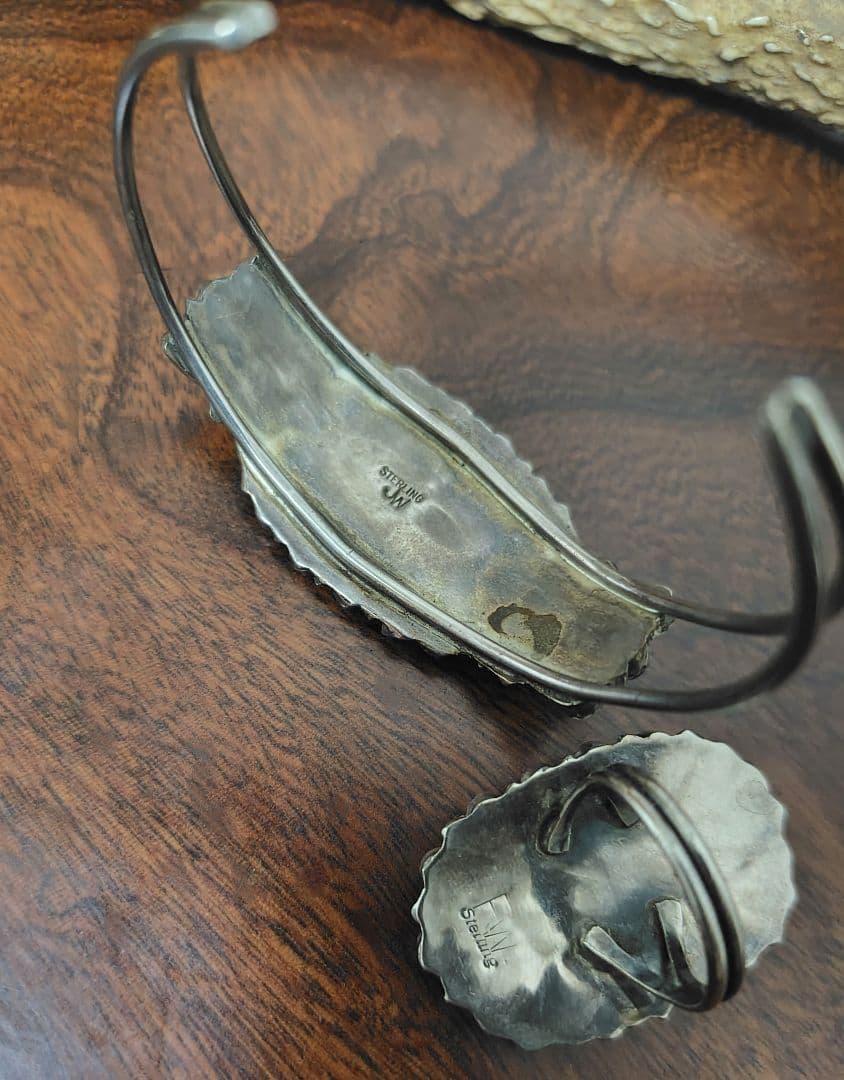 naomiHarpoズニ族バングルとリング2点希少ホワイトターコイズ