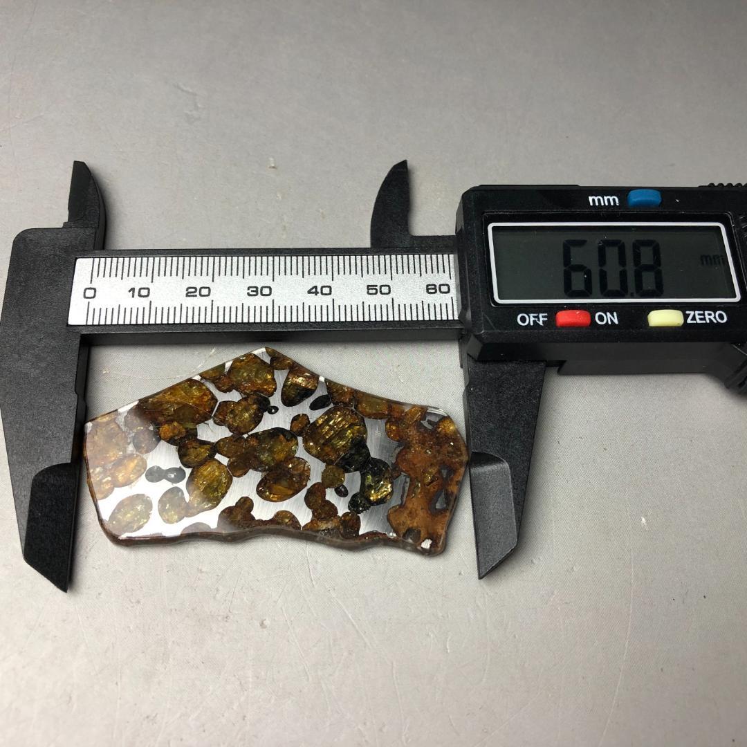 パラサイト隕石 隕石　石鉄隕石　セリコ隕石 美品　重さ約13ｇ　共箱