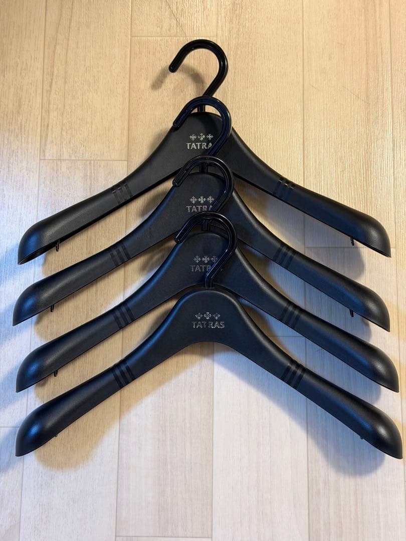 ４点SET タトラス TATRAS ブラックハンガー