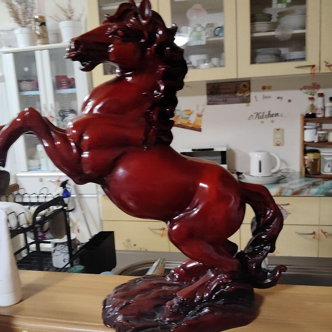 赤い馬の彫刻 約30cm