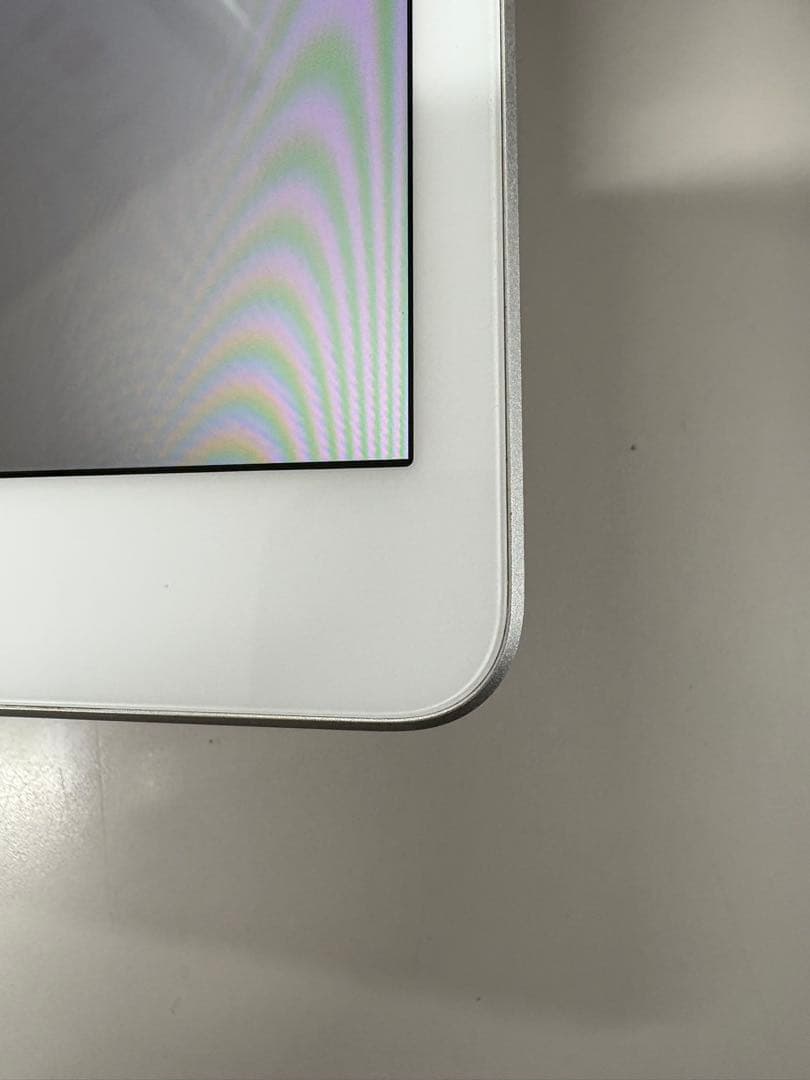 Apple iPad 第8世代Wi-Fi + Cellular シルバー 本体